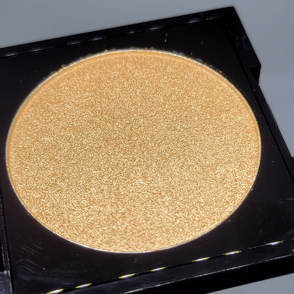 Shades by Shan Highlighter Powder Single Marjorie Brand New - Picture 7 of 13